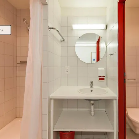 Hostel Inn Lodge Vandrarhem