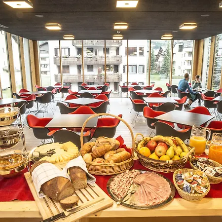 אכסניה Hostel Inn Lodge *