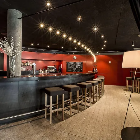 Hostel Inn Lodge * סלרינה