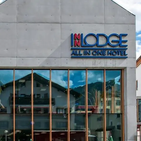 Hostel Inn Lodge אכסניה סלרינה