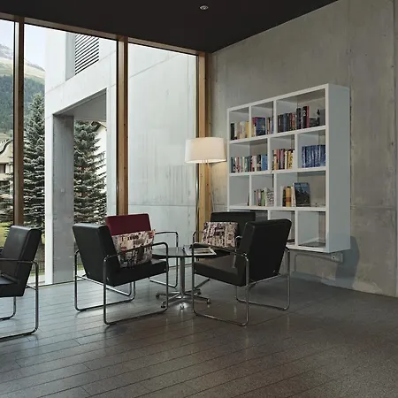 Hostel Inn Lodge אכסניה