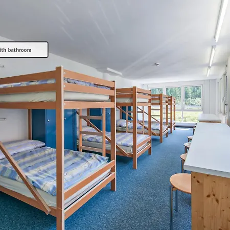 אכסניה Hostel Inn Lodge *