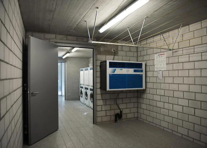 Hostel Inn Lodge 旅馆 *