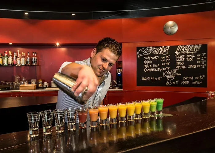 Hostel Inn Lodge * 切勒里纳